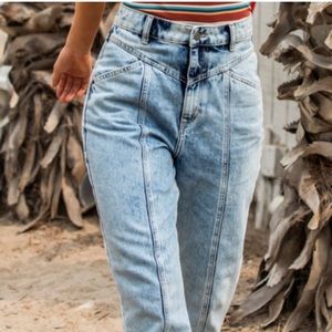 Roxy World Wide Woman Mom Fit Jeans, High Waist / Size 27